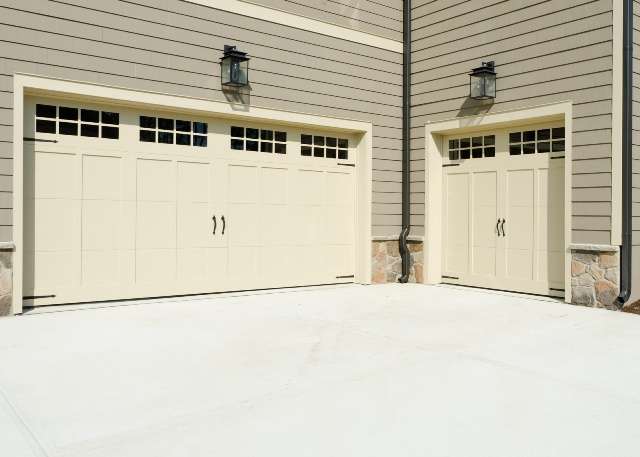 How To Tell If Your Garage Door Rails Need Replacing